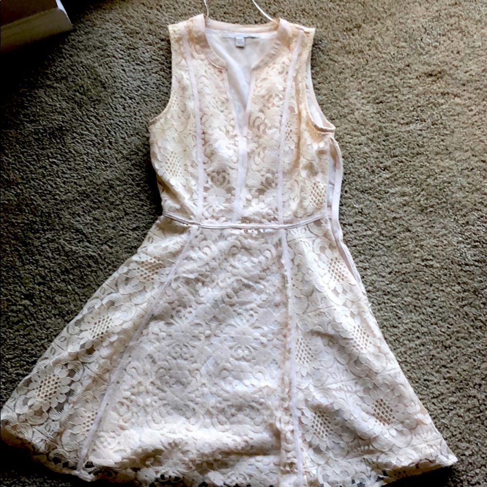Lauren Conrad size 2 beautiful cream lace dress